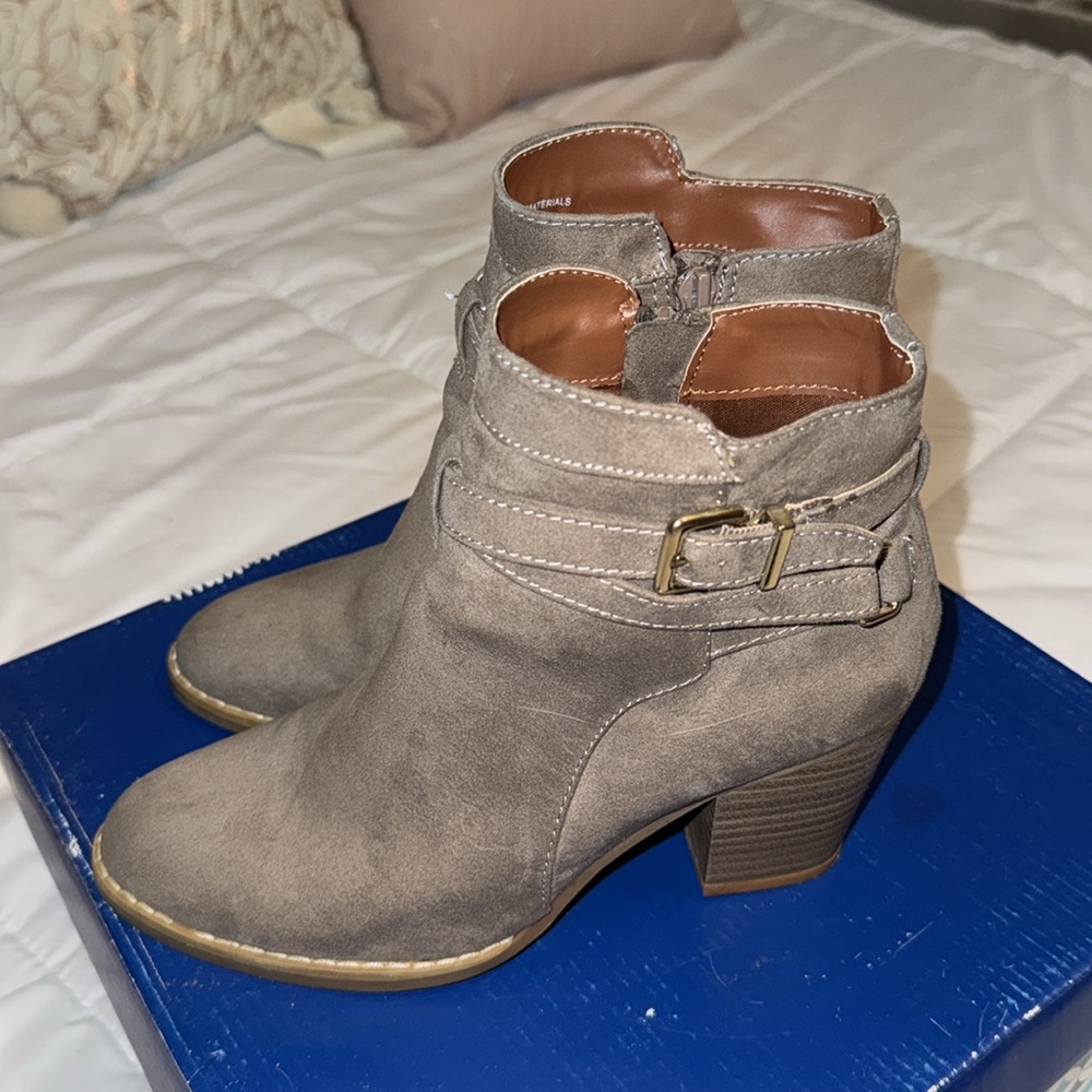 Express gray booties